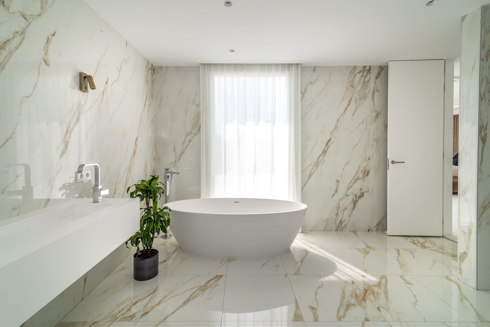 8 soveværelse Villa til salg i Nueva Andalucia med swimmingpool garage - € 7.900.000 (Ref: 7826734)