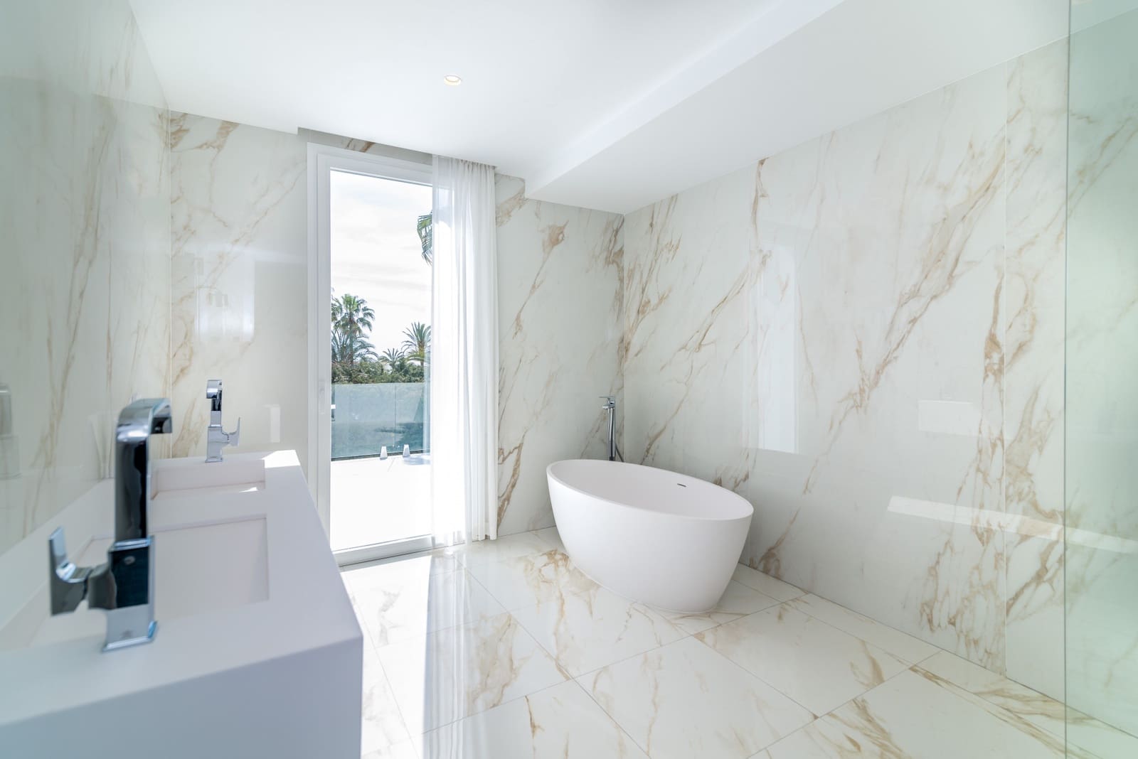 8 soveværelse Villa til salg i Nueva Andalucia med swimmingpool garage - € 7.900.000 (Ref: 7826734)