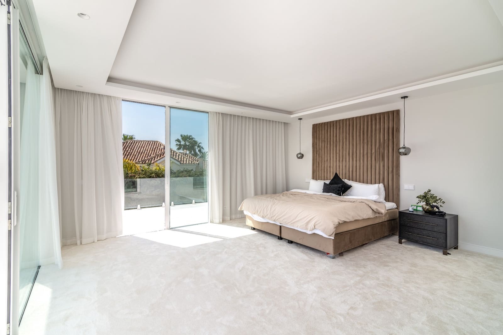 8 soveværelse Villa til salg i Nueva Andalucia med swimmingpool garage - € 7.900.000 (Ref: 7826734)