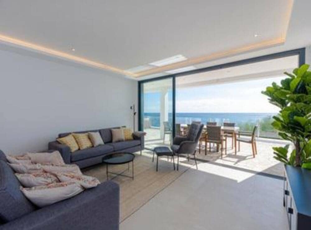 4 bedroom Villa for sale in Mijas Costa with pool garage - € 2,495,000 (Ref: 7830428)