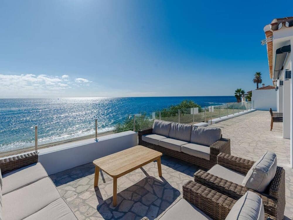 4 bedroom Villa for sale in Mijas Costa with pool garage - € 2,495,000 (Ref: 7830428)