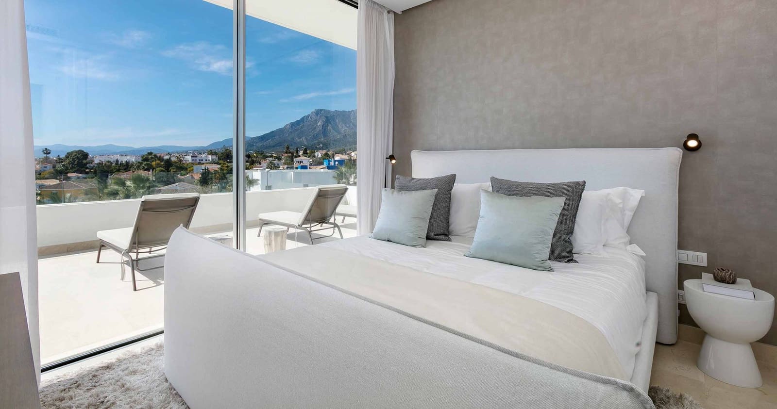 4 sypialnia Willa na sprzedaż w Marbella z basenem garażem - 2 600 000 € (Ref: 7834794)