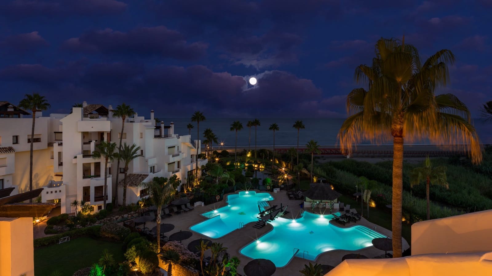 4 slaapkamer Penthouse te koop in Estepona met zwembad garage - € 1.895.000 (Ref: 7839480)