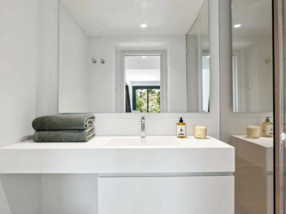 5 soveværelse Semi-Rækkehus til salg i Nueva Andalucia med swimmingpool garage - € 2.395.000 (Ref: 7839481)