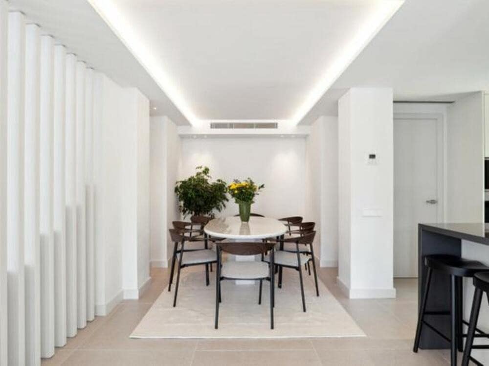 5 sypialnia Dom blizniak na sprzedaż w Nueva Andalucia z basenem garażem - 2 495 000 € (Ref: 7839481)