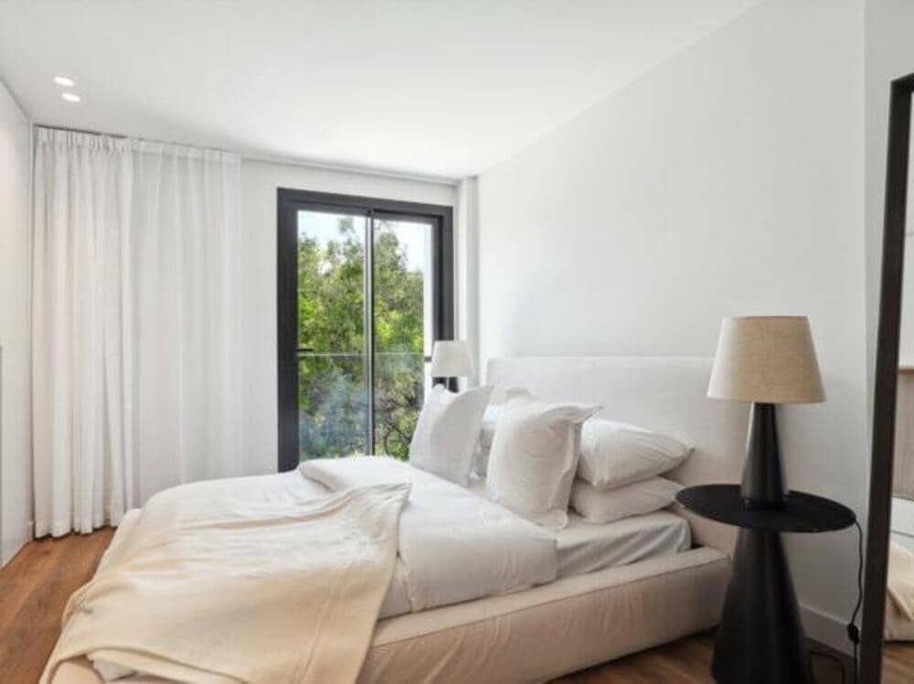 5 sypialnia Dom blizniak na sprzedaż w Nueva Andalucia z basenem garażem - 2 495 000 € (Ref: 7839481)