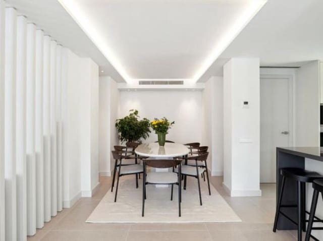 5 soveværelse Semi-Rækkehus til salg i Los Naranjos, Marbella med swimmingpool garage - € 2.495.000 (Ref: 7839481)