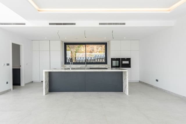5 slaapkamer Villa te koop in Montemayor - Marbella Club, Benahavís met zwembad garage - € 2.750.000 (Ref: 7839485)