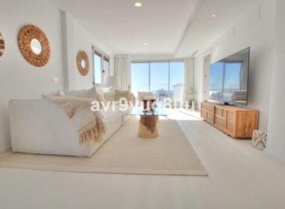 3 makuuhuone Kattohuoneisto myytävänä paikassa Benalmadena Costa mukana uima-altaan - 999 999 € (Ref: 7842308)