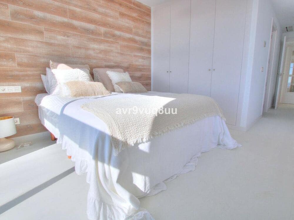 3 makuuhuone Kattohuoneisto myytävänä paikassa Benalmadena Costa mukana uima-altaan - 999 999 € (Ref: 7842308)