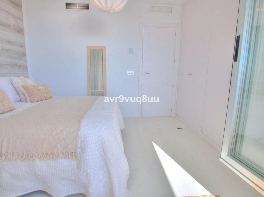 3 makuuhuone Kattohuoneisto myytävänä paikassa Benalmadena Costa mukana uima-altaan - 999 999 € (Ref: 7842308)
