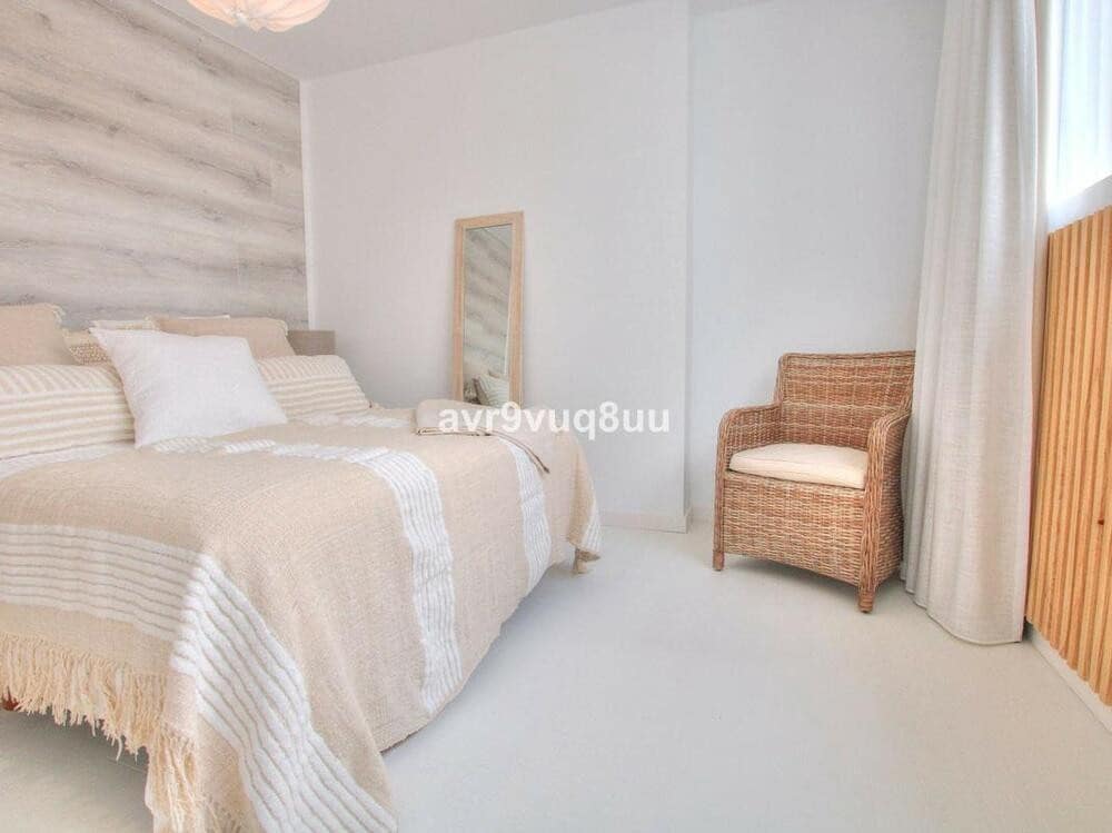 3 makuuhuone Kattohuoneisto myytävänä paikassa Benalmadena Costa mukana uima-altaan - 999 999 € (Ref: 7842308)