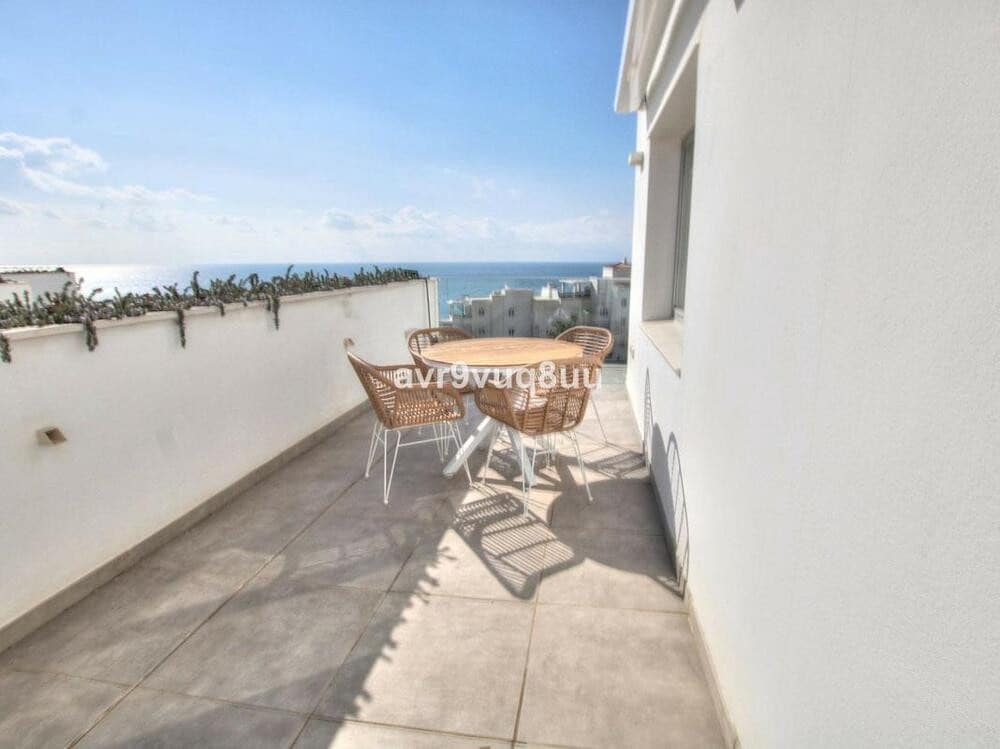 3 makuuhuone Kattohuoneisto myytävänä paikassa Benalmadena Costa mukana uima-altaan - 999 999 € (Ref: 7842308)
