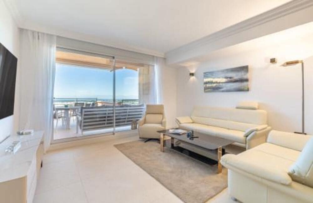 2 Zimmer Apartment zu verkaufen in Marbella mit Pool Garage - 799.000 € (Ref: 7844831)