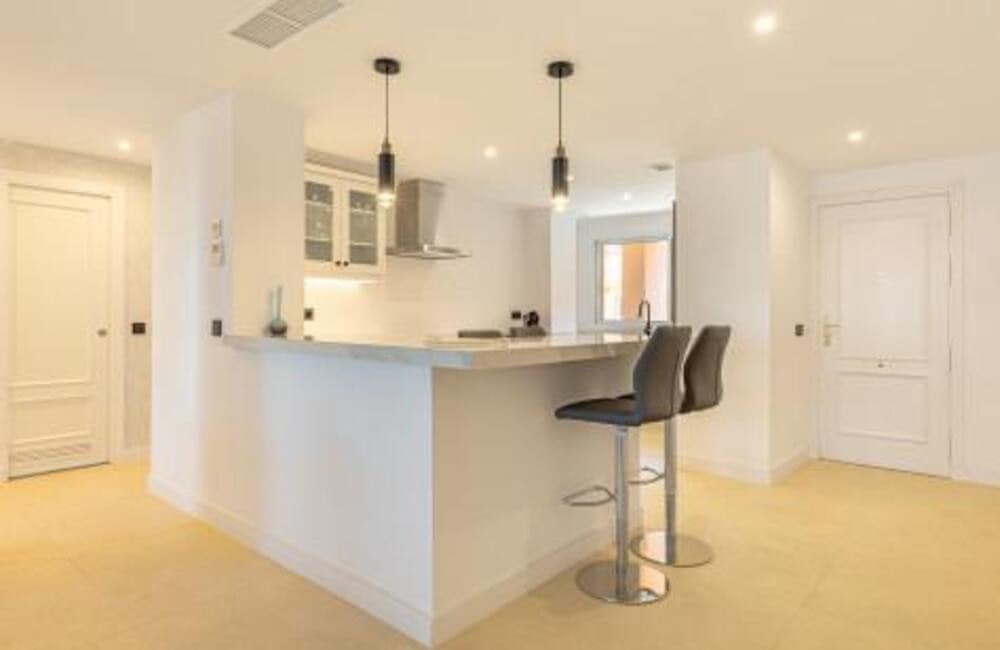 2 Zimmer Apartment zu verkaufen in Marbella mit Pool Garage - 799.000 € (Ref: 7844831)