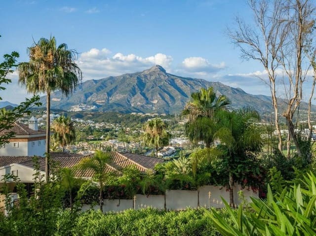 2 Zimmer Apartment zu verkaufen in Los Naranjos, Marbella mit Pool Garage - 799.000 € (Ref: 7844831)