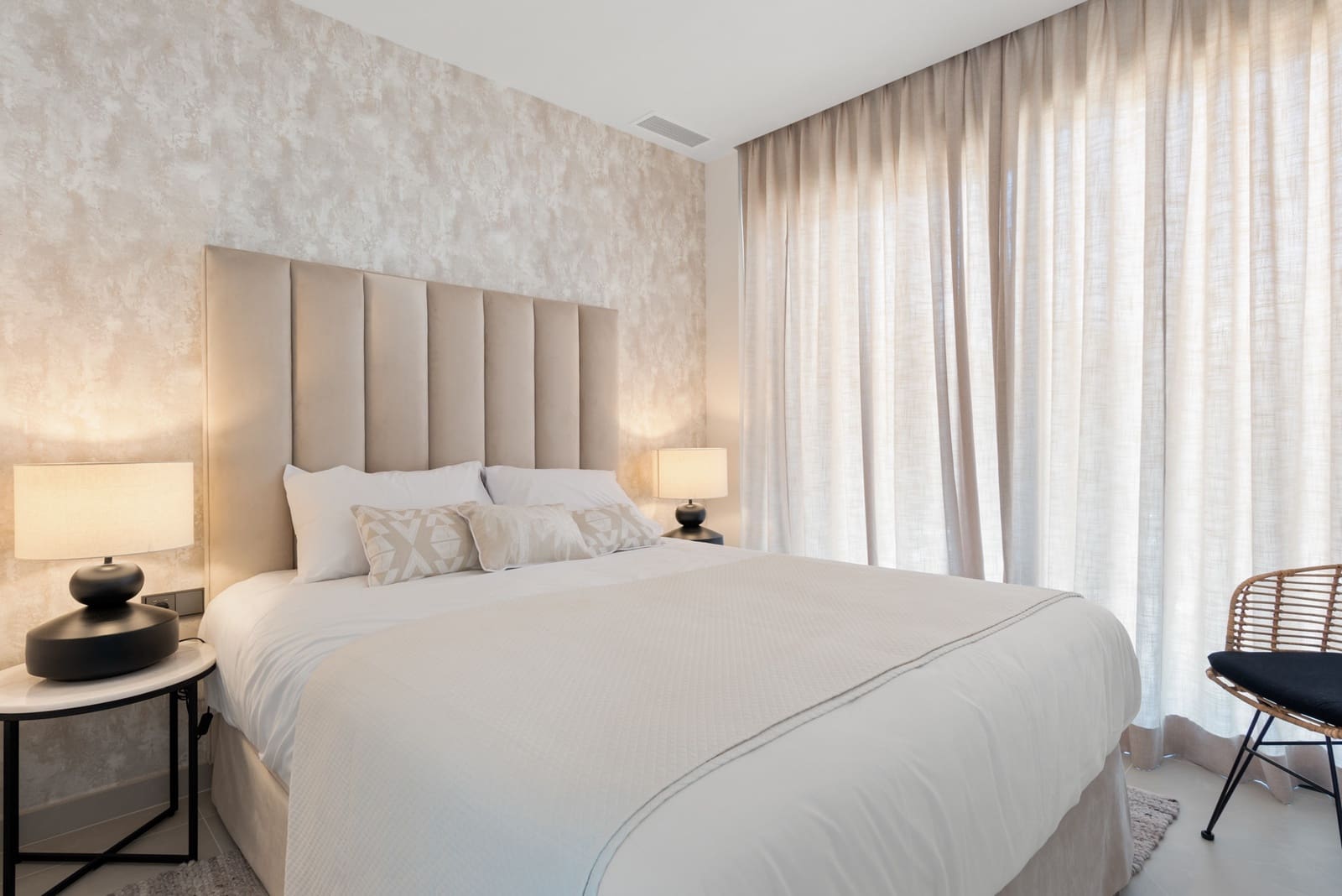 5 sypialnia Dom blizniak na sprzedaż w Puerto Banus z basenem garażem - 2 195 000 € (Ref: 7844835)