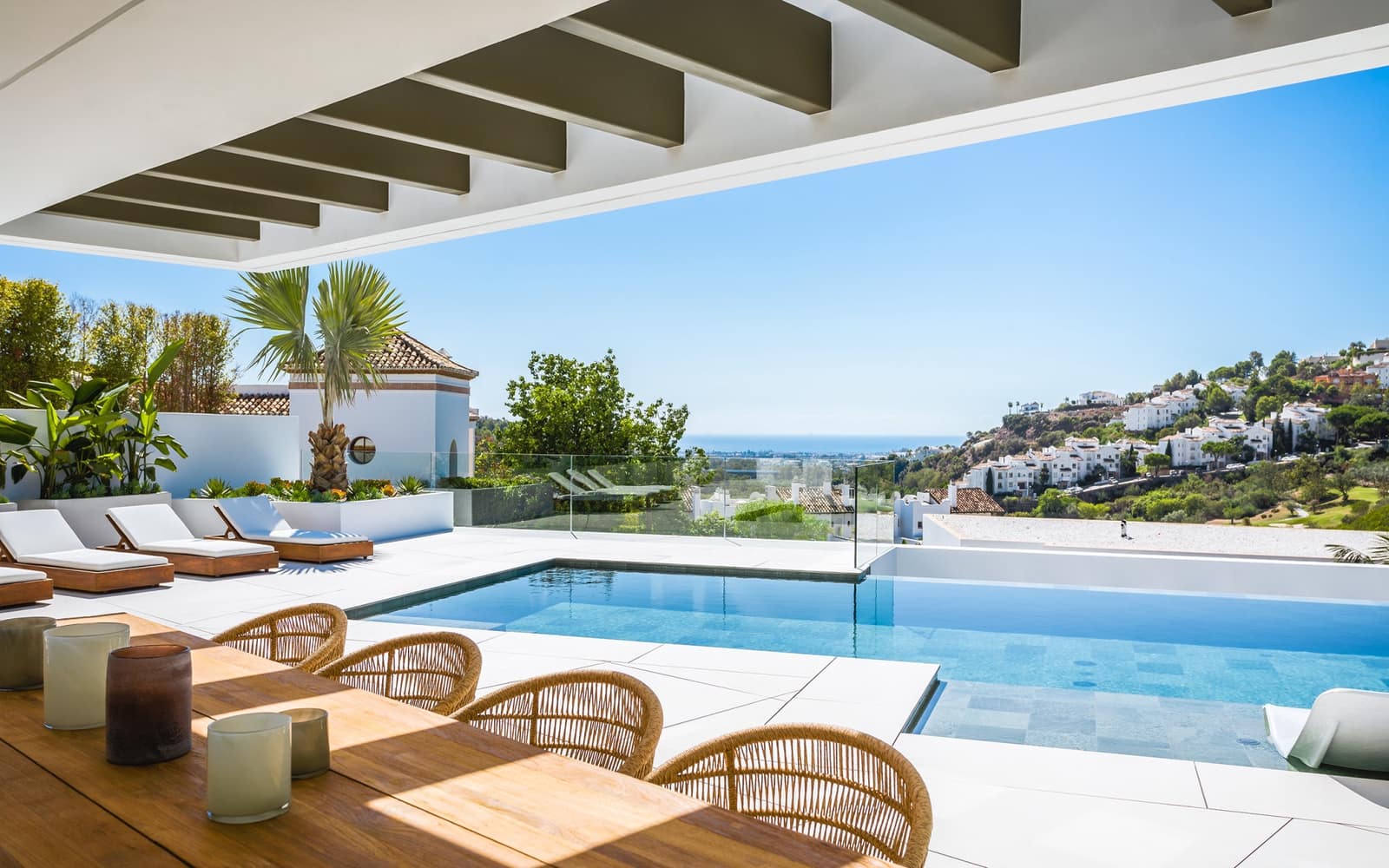 6 bedroom Villa for sale in Benahavis with pool garage - € 7,495,000 (Ref: 7849282)