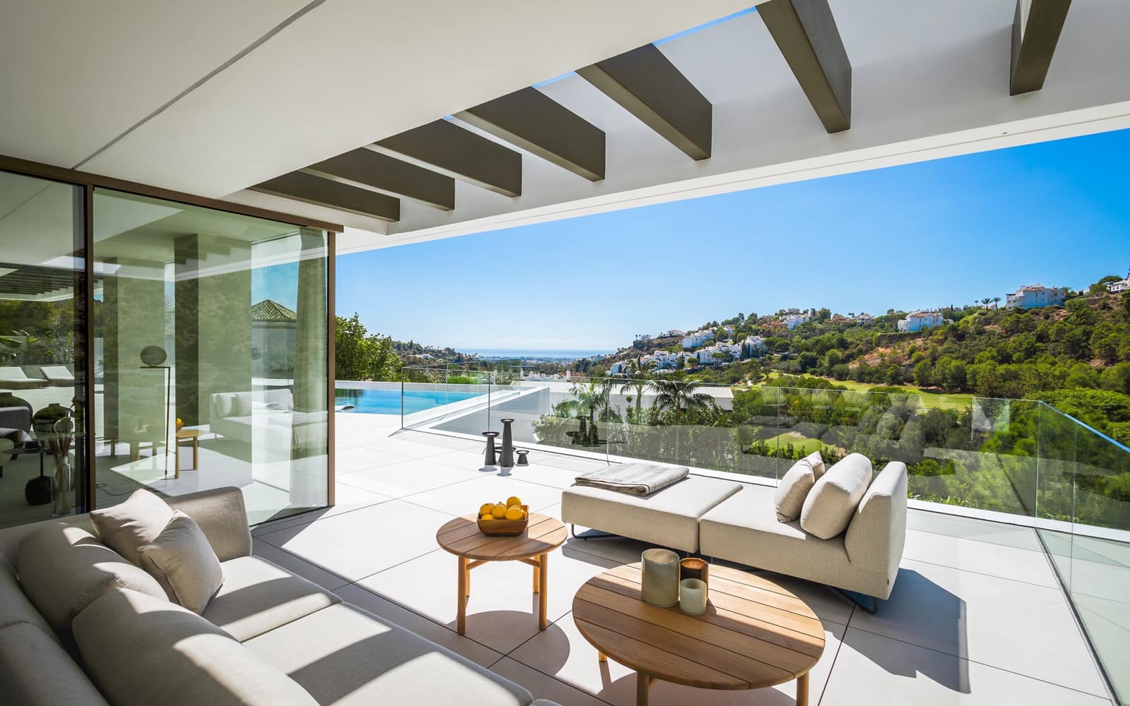 6 bedroom Villa for sale in Benahavis with pool garage - € 7,495,000 (Ref: 7849282)
