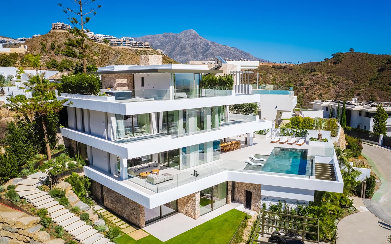 6 soveværelse Villa til salg i Benahavis med swimmingpool garage - € 7.495.000 (Ref: 7849282)