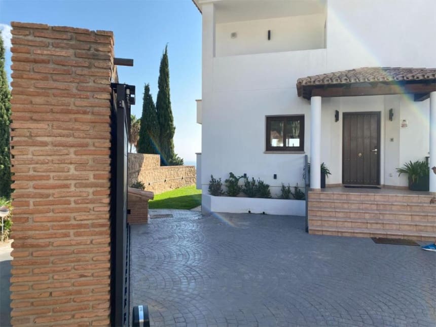 7 soveværelse Villa til salg i La Capellania med swimmingpool garage - € 3.459.750 (Ref: 7857687)