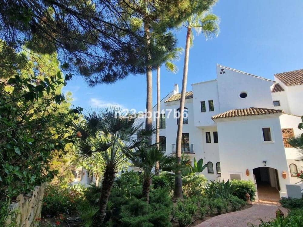 3 slaapkamer Appartement te koop in Los Arqueros met zwembad garage - € 495.000 (Ref: 7857689)