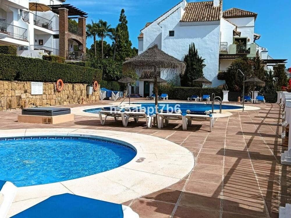 3 slaapkamer Appartement te koop in Los Arqueros met zwembad garage - € 495.000 (Ref: 7857689)