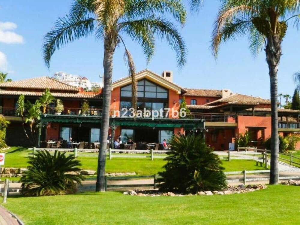 3 slaapkamer Appartement te koop in Los Arqueros met zwembad garage - € 495.000 (Ref: 7857689)