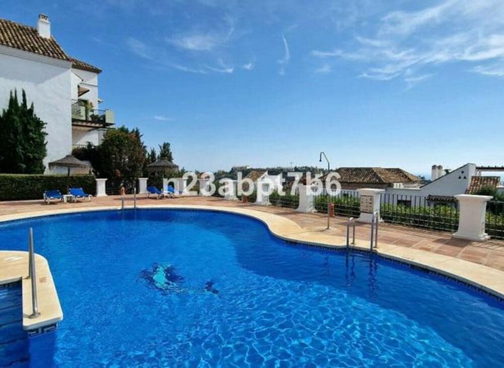 3 slaapkamer Appartement te koop in Los Arqueros met zwembad garage - € 495.000 (Ref: 7857689)