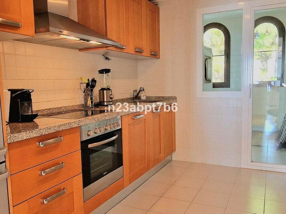 3 slaapkamer Appartement te koop in Los Arqueros met zwembad garage - € 495.000 (Ref: 7857689)