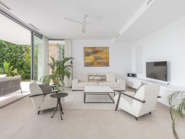 4 sypialnia Willa na sprzedaż w Santa Clara, Marbella z basenem garażem - 2 450 000 € (Ref: 7862584)
