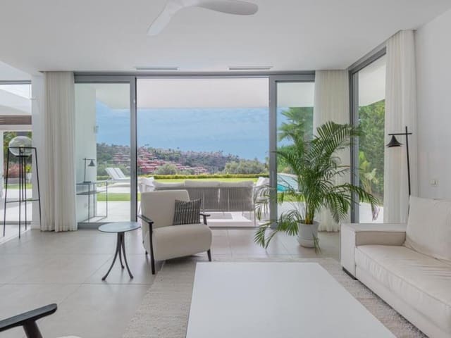 4 sypialnia Willa na sprzedaż w Santa Clara, Marbella z basenem garażem - 2 450 000 € (Ref: 7862584)