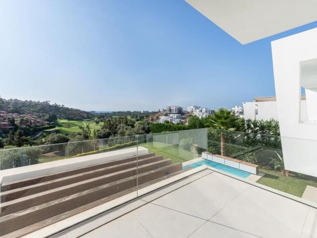 4 sypialnia Willa na sprzedaż w Santa Clara, Marbella z basenem garażem - 2 450 000 € (Ref: 7862584)