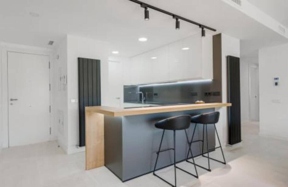 3 sypialnia Apartament na sprzedaż w Estepona z basenem garażem - 649 000 € (Ref: 7864481)