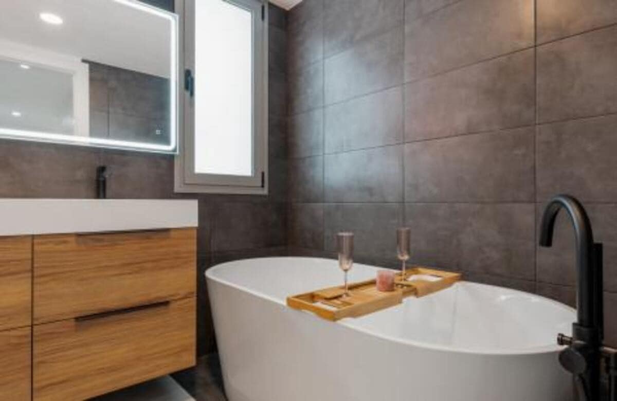 3 sypialnia Apartament na sprzedaż w Estepona z basenem garażem - 649 000 € (Ref: 7864481)