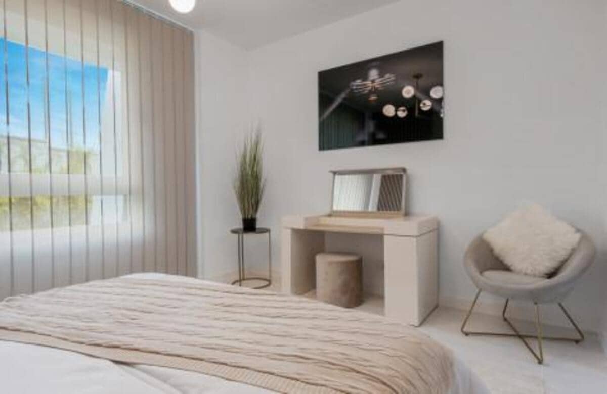 3 sypialnia Apartament na sprzedaż w Estepona z basenem garażem - 649 000 € (Ref: 7864481)