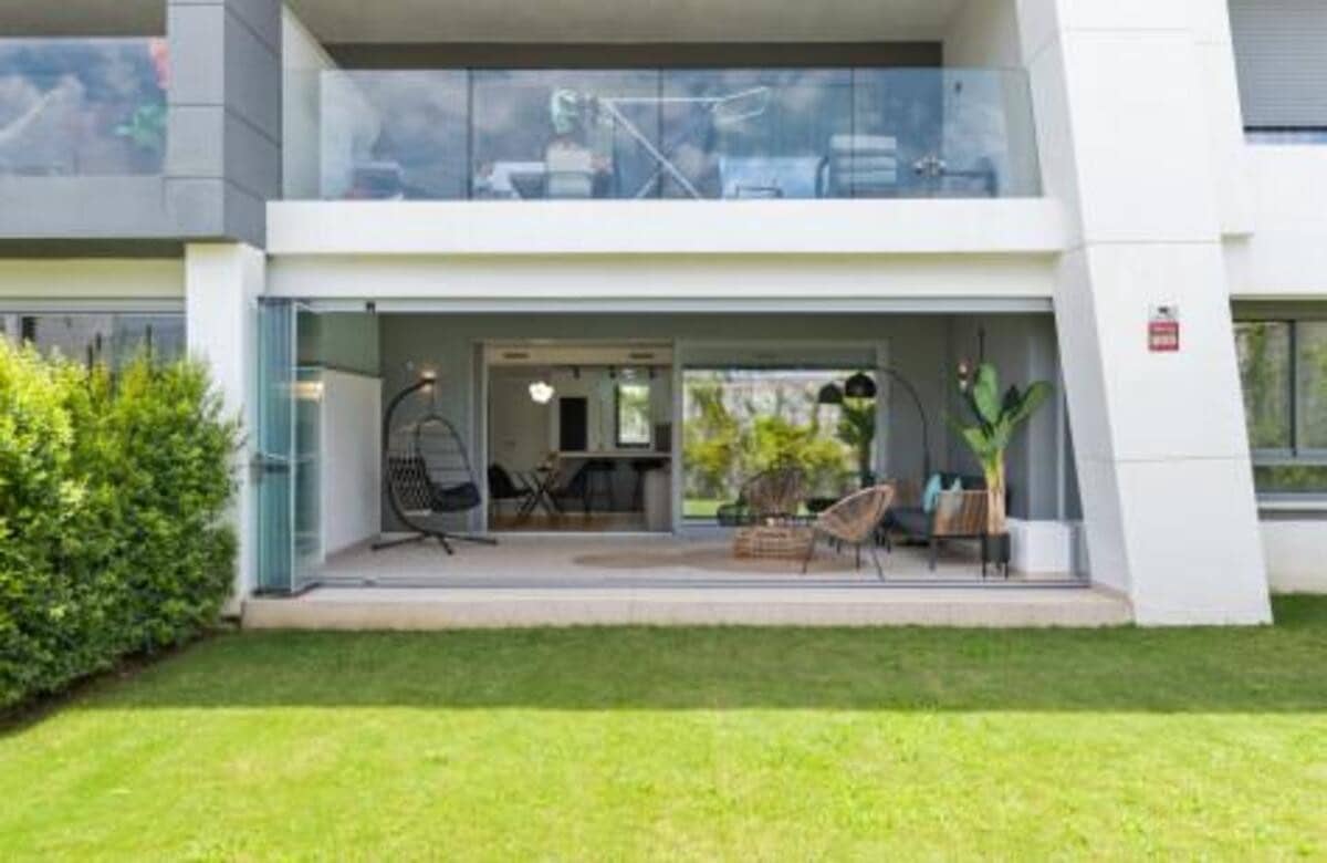 3 sypialnia Apartament na sprzedaż w Estepona z basenem garażem - 649 000 € (Ref: 7864481)