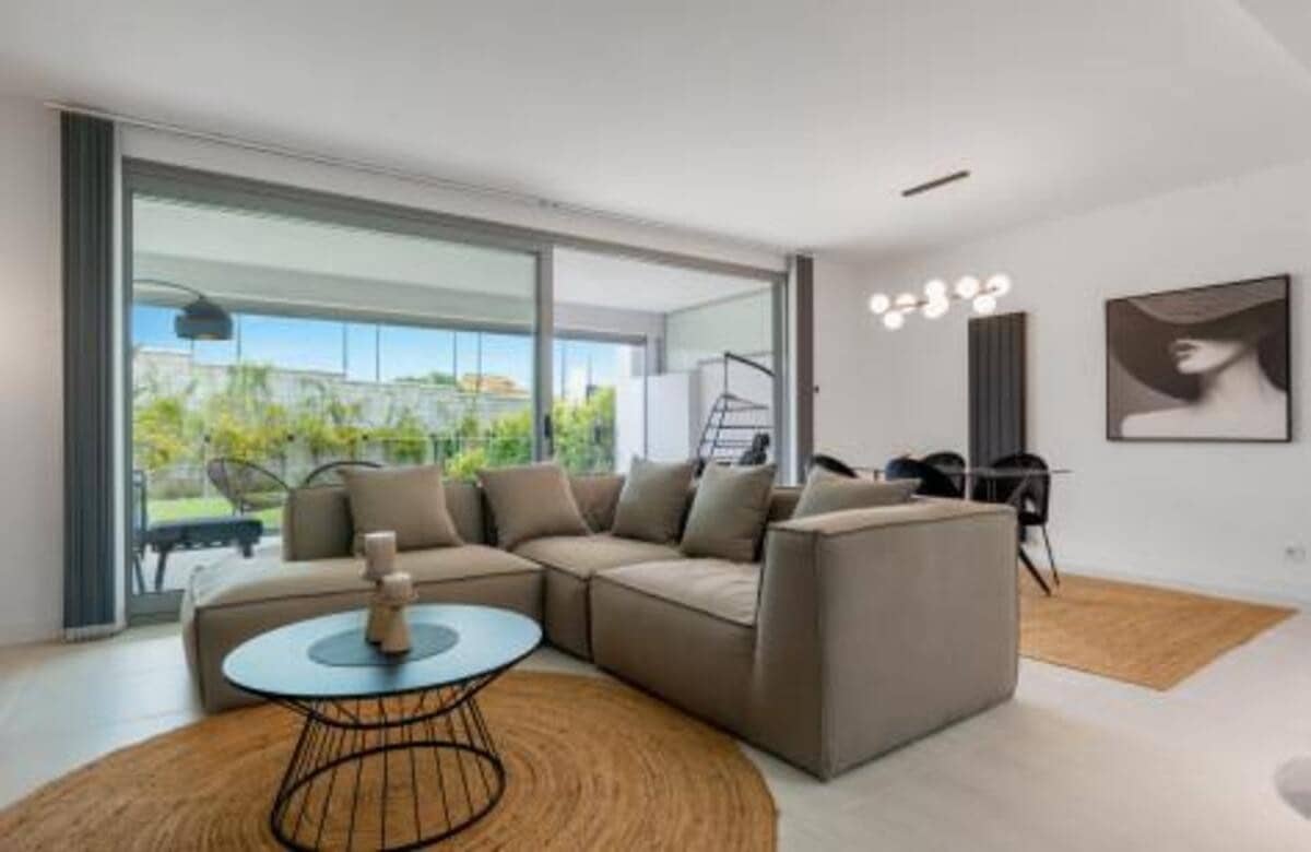 3 sypialnia Apartament na sprzedaż w Estepona z basenem garażem - 649 000 € (Ref: 7864481)