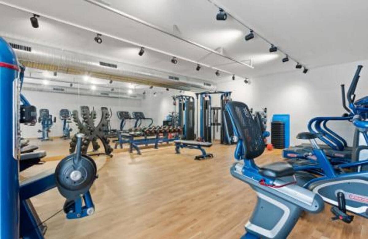 3 sypialnia Apartament na sprzedaż w Estepona z basenem garażem - 649 000 € (Ref: 7864481)