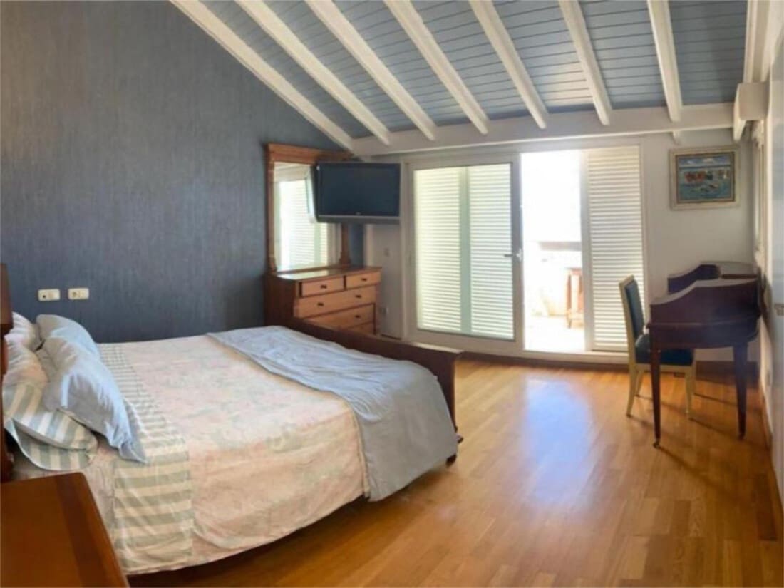 4 sypialnia Dom na sprzedaż w Marbella z basenem garażem - 1 750 000 € (Ref: 7867743)