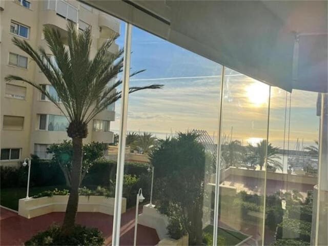 2 sypialnia Apartament na sprzedaż w Puerto de Estepona, Estepona z basenem - 367 500 € (Ref: 7870555)