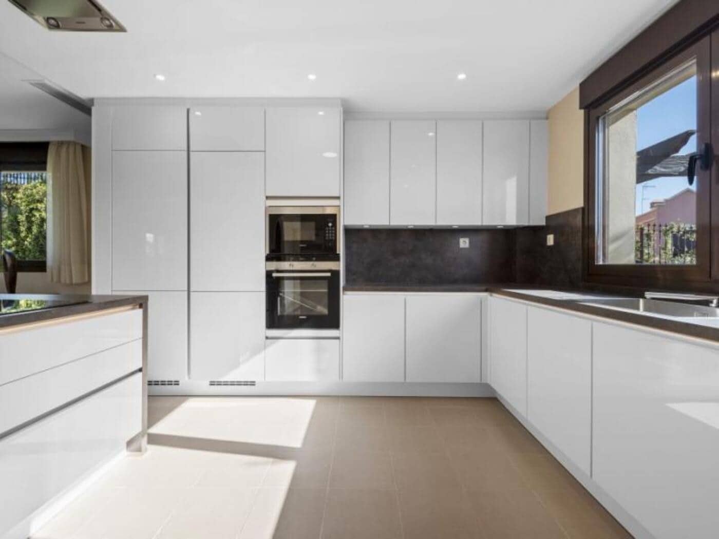 3 quarto Moradia para venda em Estepona com piscina garagem - 657 750 € (Ref: 7876753)