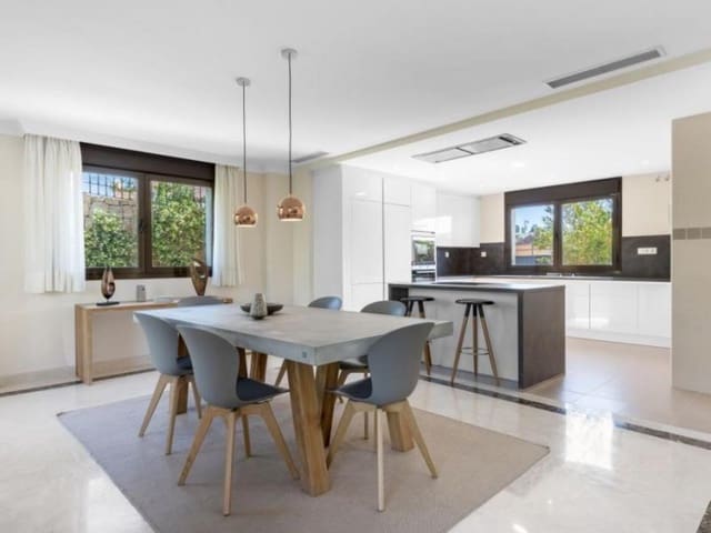 3 quarto Moradia para venda em Estepona Golf, Estepona com piscina garagem - 657 750 € (Ref: 7876753)