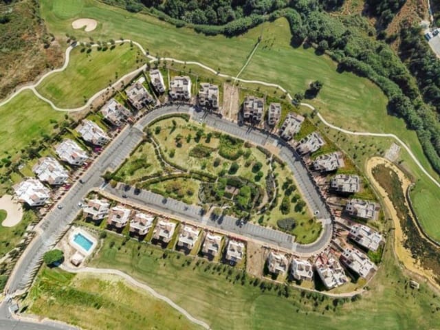 3 quarto Moradia para venda em Estepona Golf, Estepona com piscina garagem - 657 750 € (Ref: 7876753)