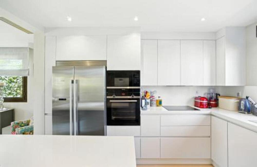 3 bedroom Villa for sale in Estepona with pool garage - € 945,000 (Ref: 7876753)