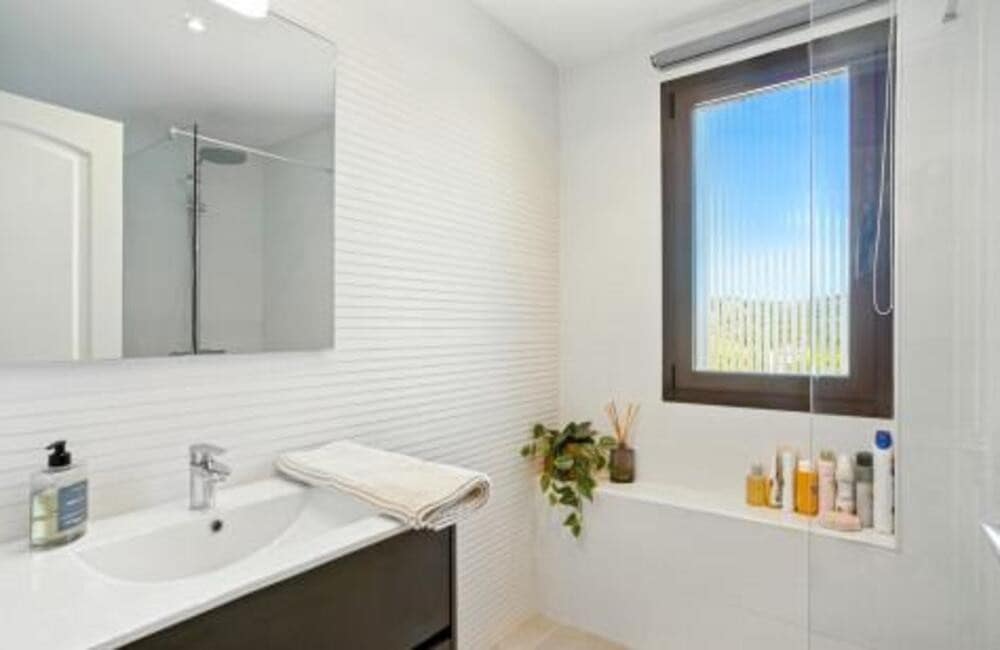 3 bedroom Villa for sale in Estepona with pool garage - € 945,000 (Ref: 7876753)