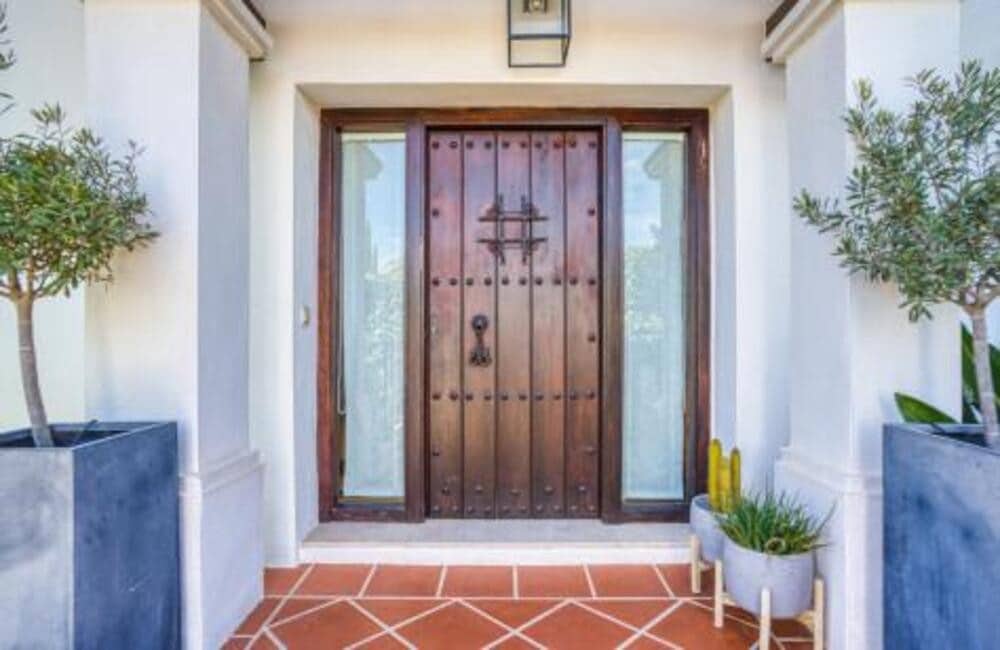 3 bedroom Villa for sale in Estepona with pool garage - € 945,000 (Ref: 7876753)