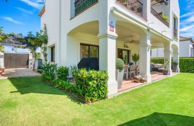 3 soveværelse Villa til salg i Estepona Golf, Estepona med swimmingpool garage - € 945.000 (Ref: 7876753)