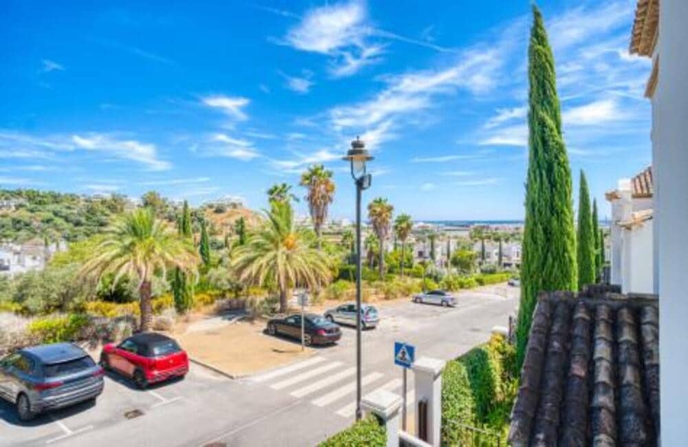 3 bedroom Villa for sale in Estepona with pool garage - € 945,000 (Ref: 7876753)