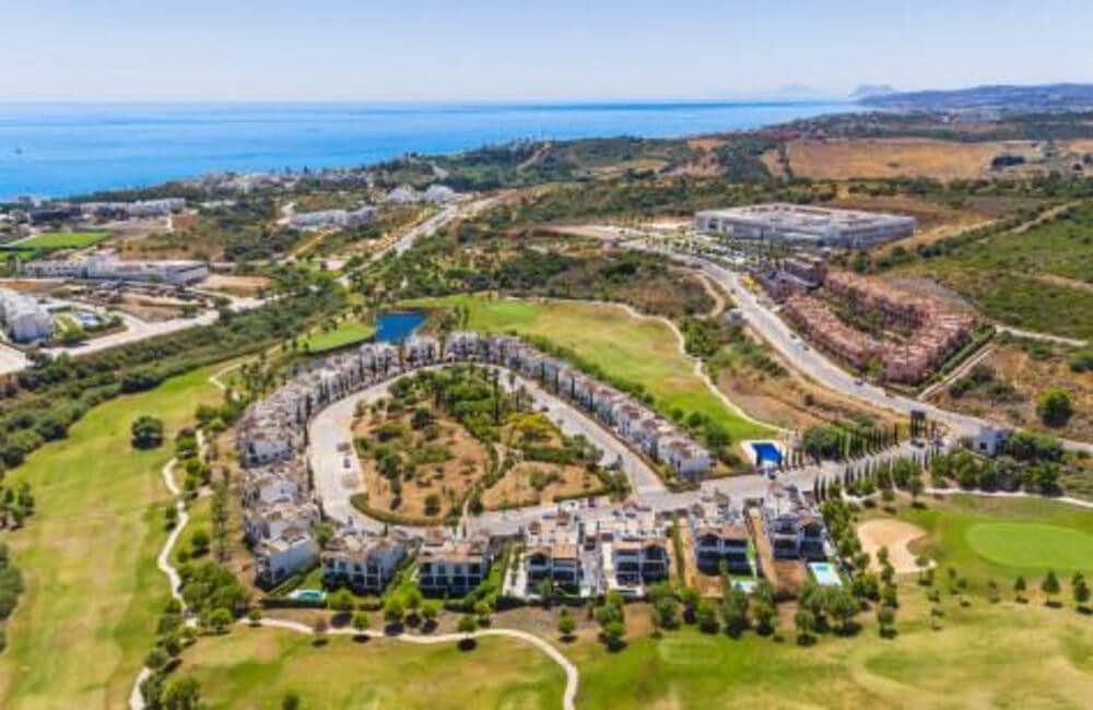 3 bedroom Villa for sale in Estepona with pool garage - € 945,000 (Ref: 7876753)